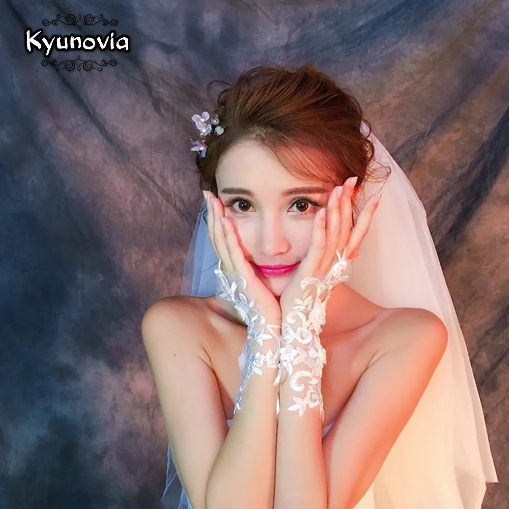 Kyunovia Best Wedding White Short Party Gloves Fingerless Elegant Pearls Evening